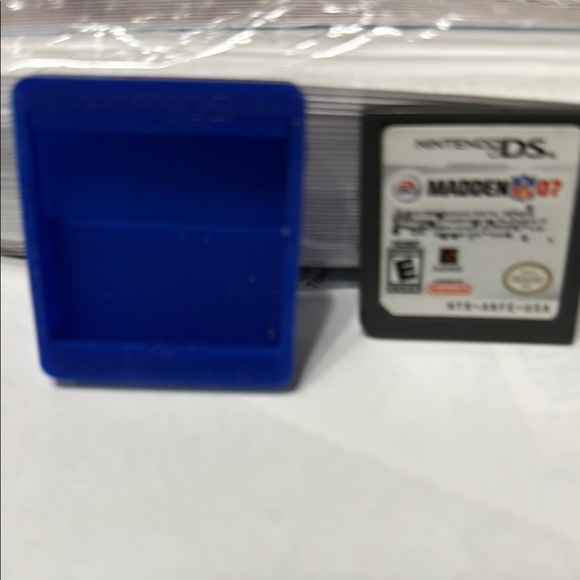 3/$15 Nintendo DS Madden NFL 07 Game - Blue - Picture 4 of 4